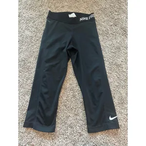 Nike‎ Pro Women Black Dri-FIT Capri Leggings 589366-010 Small Sporty Activewear thumbnail 2
