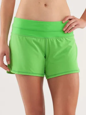 Lululemon Groovy Run Short in Green thumbnail 1