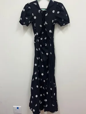 Never Fully Dressed Black Maxi Dress w. White Daisy Embroidery Print Size 2 thumbnail 2