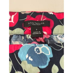 Ann Taylor Floral Loose Fit Top Size S Black thumbnail 6