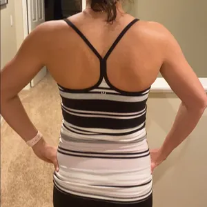 lululemon striped power Y tank size 4 thumbnail 2