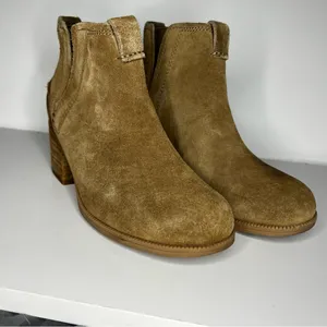 Clark’s Artisan Tan Maypearl‎ Daisy Ankle Booties thumbnail 2