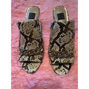 White House Black Market Snakeskin Print Chain Heel shoe‎ 6M glam boho Y2K brown thumbnail 3