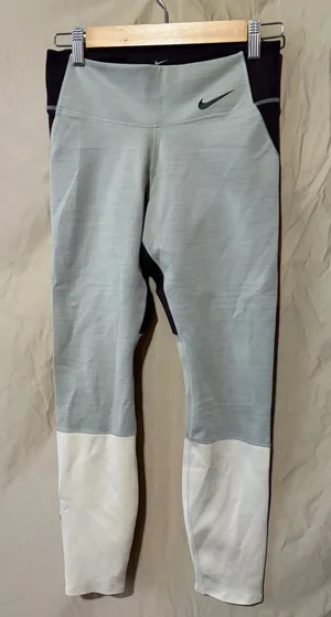 Nike leggings thumbnail 1