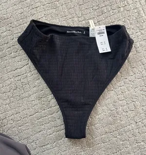 Abercrombie High Wait High Leg Cheeky Bottoms thumbnail 3