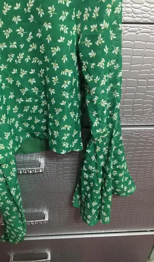 Urban Outfitters Ditsy Floral Top thumbnail 4
