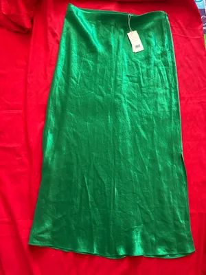 ✨ Vince Silk-Blend Skirt – Elegant Emerald Green | Retail $300 thumbnail 1