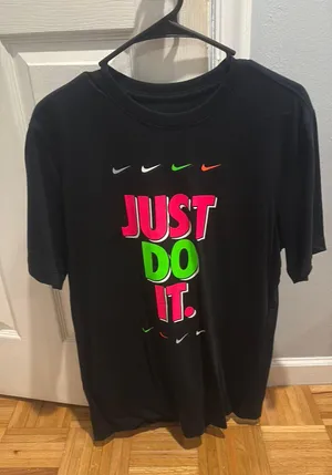 Nike Tee Shirt thumbnail 1