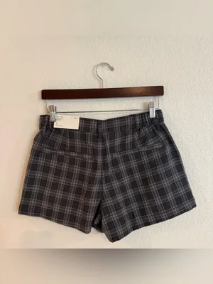 NWT American Eagle Womens Shorts Gray Palid High Rise Pleated Stretch 2 thumbnail 2