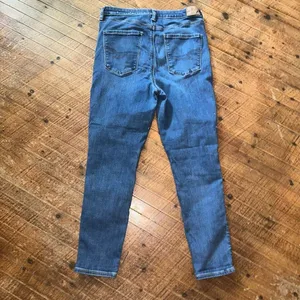 American Eagle highest rise stretchy jeggings mom jeans thumbnail 4