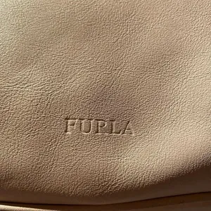 Furla Vintage Beige Leather Shoulder Bag – Classic Italian Hobo thumbnail 6