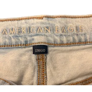 American Eagle Strigid Relaxed Sz 8 Light Wash Mid Rise 5-Pocket Cutoff Shorts thumbnail 4
