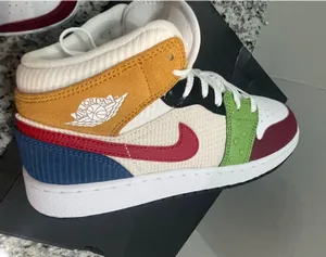 Air Jordan 1 Mid woman’s size 6.5 Messy Room DR6957-100 athletic thumbnail 8