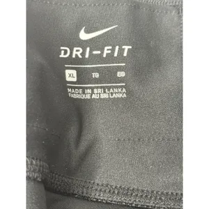Nike Dri Fit Womens Size XL Black Capri Leggings Yoga Workout Athleisure Walk thumbnail 7