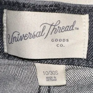 Universal Threads Vintage Straight Jeans Distressed Raw‎ Hem 10 Short thumbnail 4