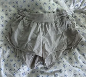 Lululemon Hotty Shorts 2.5" thumbnail 1