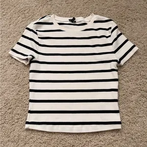 Express Classic Navy and White Striped Cropped Tee thumbnail 1