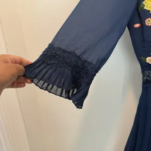 ASOS DESIGN Floral Embroidered Lace Pleated Midi Dress - Navy | Size 2 thumbnail 9