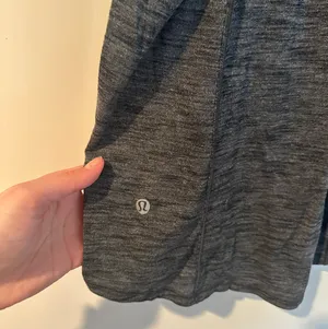 Lululemon Tank thumbnail 4