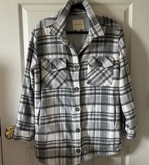 Thread & Supply Womens Gray Button Down‎ Plaid Shacket Size Med Flannel Fall thumbnail 1