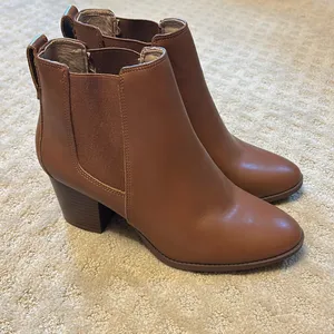 Pure Navy Weller Brown Faux Leather Booties, 9 NWOT thumbnail 2