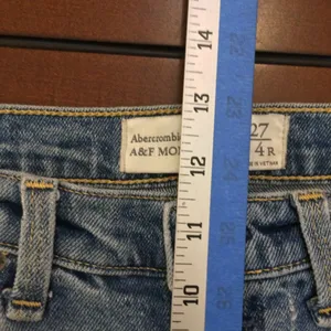 Abercrombie & Fitch a & f mom jeans distressed jeans size 4 raw hem button fly thumbnail 5