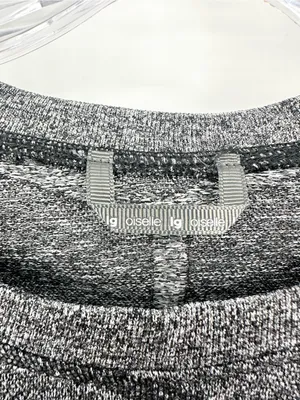 Oiselle Gray Birds of a Feather Long‎ Sleeve Running Shirt Black Chevron Large thumbnail 3