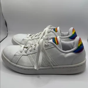 Adidas Grand Court Pride Sneakers White Rainbow Heel Women’s Size 7.5 Cloudfoam thumbnail 3