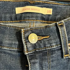 Levi's Mid Rise Classic Bootcut Jeans Womens Sz 10 W30‎ L30 Red Tab 2022 Comfort thumbnail 5