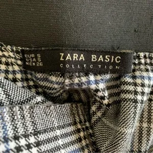 Zara Women’s‎ Pants Small Pull On Black White thumbnail 6