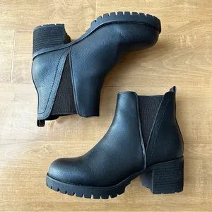 Jody Chelsea Boot, Black, Women’s Heeled Leather Booties, Size 9M thumbnail 8