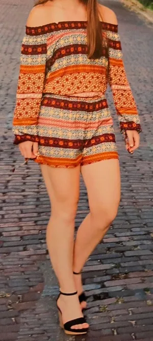 Romper Multiple Size M thumbnail 1