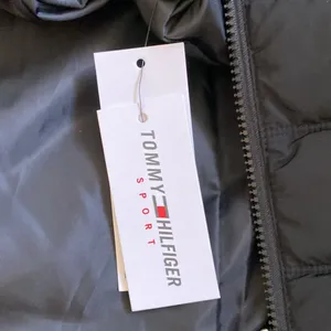 Tommy Hilfiger Black Quilted Puffer Vest thumbnail 4
