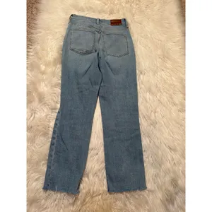 Madewell Women's Sz 26 Petite The Perfect Vintage Jean Light Wash Distressed Raw thumbnail 5