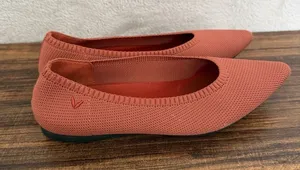 Vivaia Pointed Toe Ballet Flats Womens 5 EU 35.5 Red Walking Knit Ballet thumbnail 1