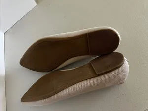 Old Navy Soft-Knit Pointed-Toe Ballet Flats Size 8 cream Beige Comfy Stretch thumbnail 9