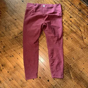 Vuori luxe Clean Elevation desert rose Athleisure cropped leggings thumbnail 6