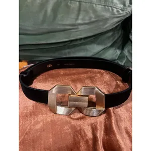 Zara Black Belt with Oversized Textured Gold Geometric Buckle Small/Medium thumbnail 5
