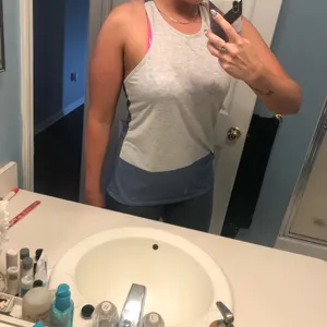 Color block Women’s workout tank thumbnail 7