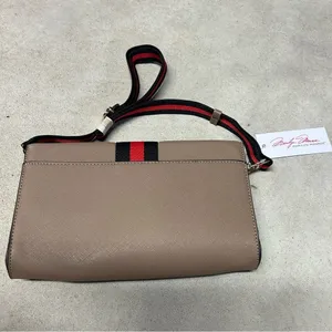 NWT Marilyn Monroe Taupe Black Red Accent Crossbody Shoulder Bag Purse thumbnail 4