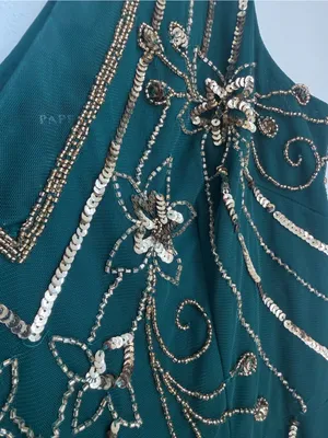 Adrienne Papell Elegant Emerald Green Beaded V-Neck Dress thumbnail 4