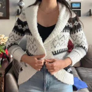 American Vintage Y2K Fuzzy Thick Cardigan Aztec Print Black and White Open Front Size Small thumbnail 1