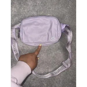 Lululemon Everywhere Belt Bag 1L Wordmark Strap Lavender Lilac Purple O/S thumbnail 4