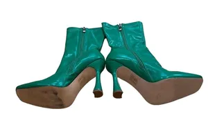 Azalea Wang Nova stiletto boots in green metallic thumbnail 3
