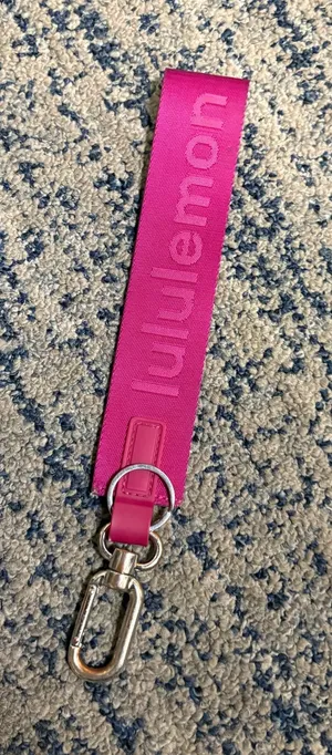 Lululemon Pink Keychain Never Lost thumbnail 1