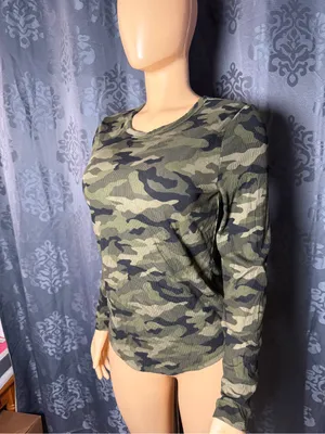 No Boundaries Olive and Black Camo Long Sleeve Tee thumbnail 2