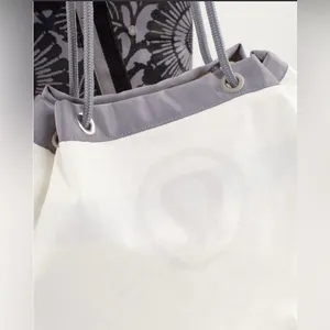 Lululemon Athletica Black and Grey Gym or Beach Tote thumbnail 16