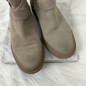 Lucky Brand Elyton Tan Suede Chunky Lug Sole Boots Size 9 thumbnail 3