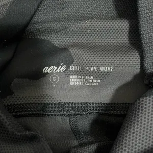 AERIE CHILL PLAY MOVE Camo Leggings 26” Women’s Pants Sz Small. EUC thumbnail 7