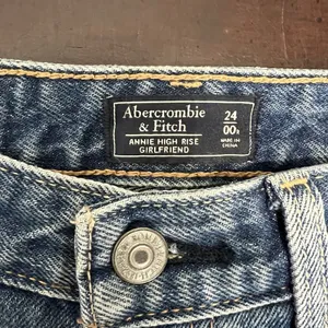 Abercrombie &‎ Fitch Annie High Rise Girlfriend Jeans Distressed Size 24 / 00R thumbnail 9